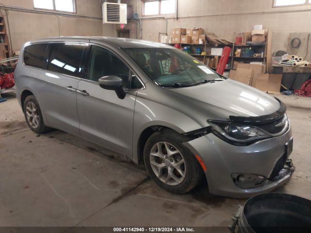  Salvage Chrysler Pacifica