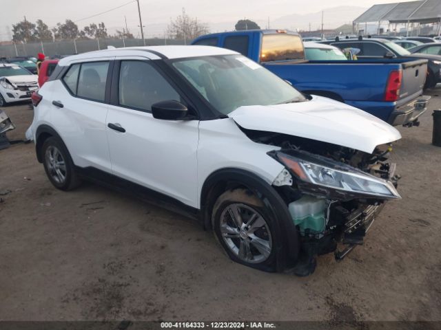  Salvage Nissan Kicks