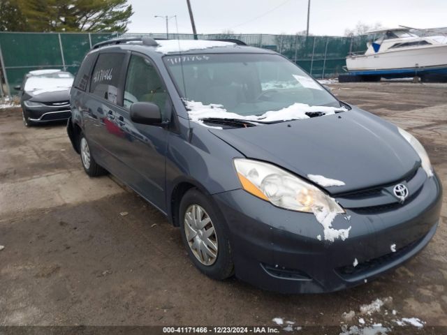  Salvage Toyota Sienna