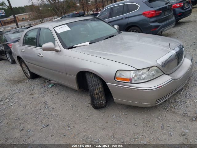  Salvage Lincoln Towncar