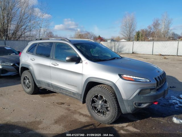  Salvage Jeep Cherokee