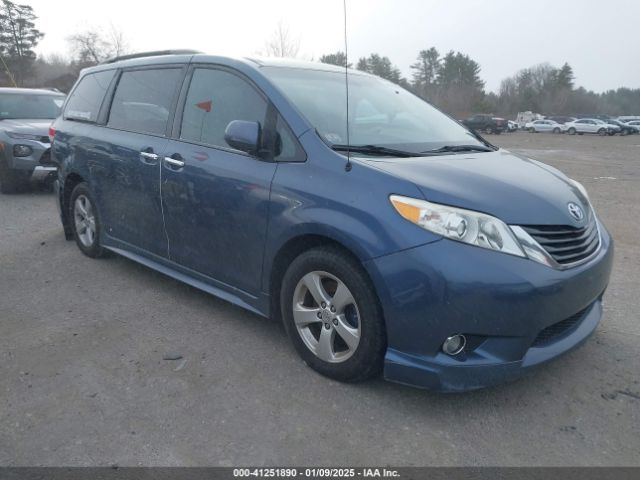  Salvage Toyota Sienna