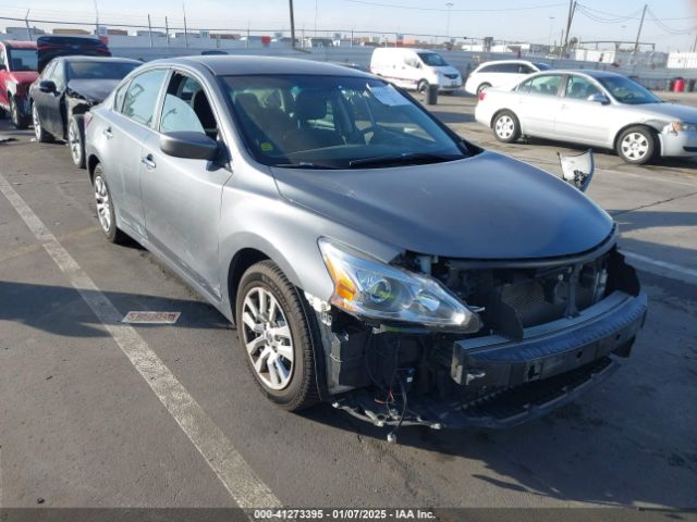  Salvage Nissan Altima