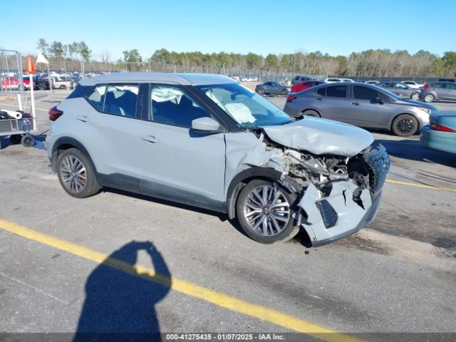  Salvage Nissan Kicks