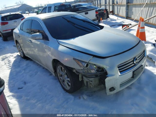  Salvage Nissan Maxima