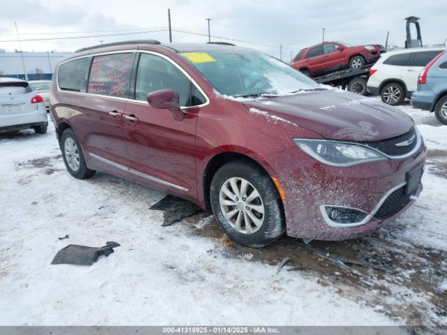  Salvage Chrysler Pacifica