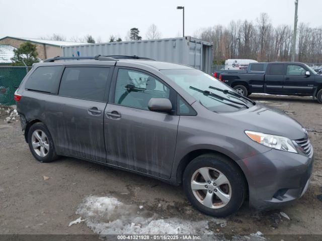  Salvage Toyota Sienna