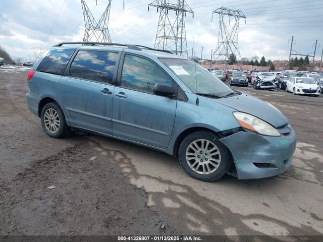  Salvage Toyota Sienna