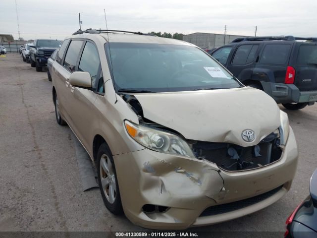  Salvage Toyota Sienna