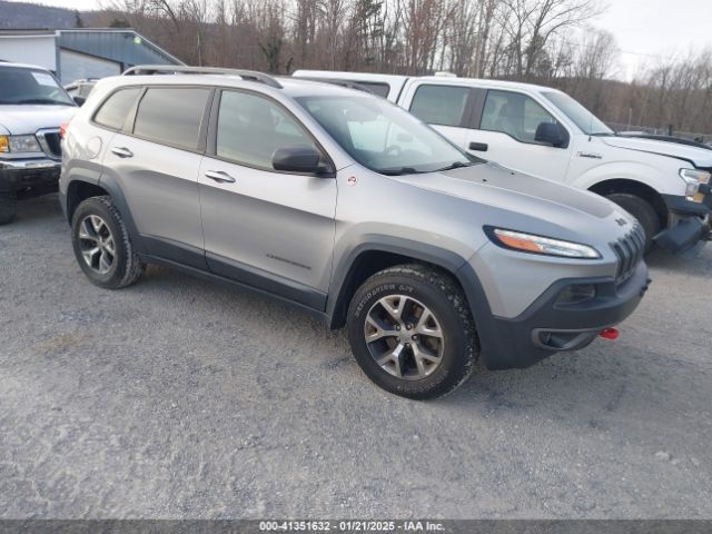  Salvage Jeep Cherokee