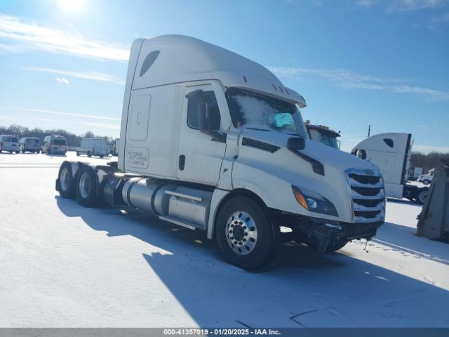  Salvage Freightliner New Cascadia 126