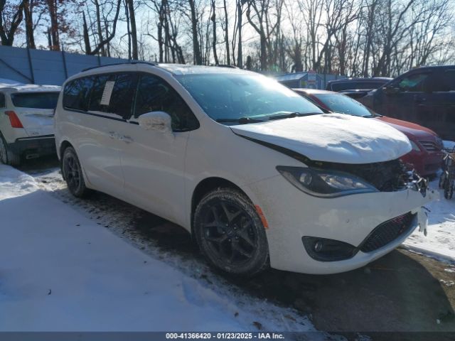  Salvage Chrysler Pacifica