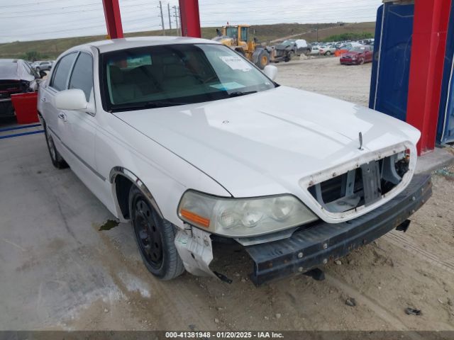  Salvage Lincoln Towncar