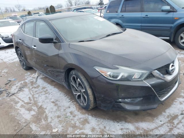  Salvage Nissan Maxima