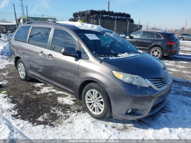  Salvage Toyota Sienna