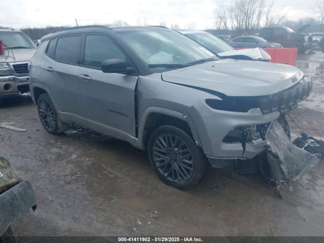  Salvage Jeep Compass
