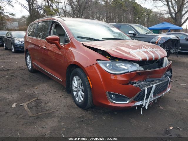  Salvage Chrysler Pacifica