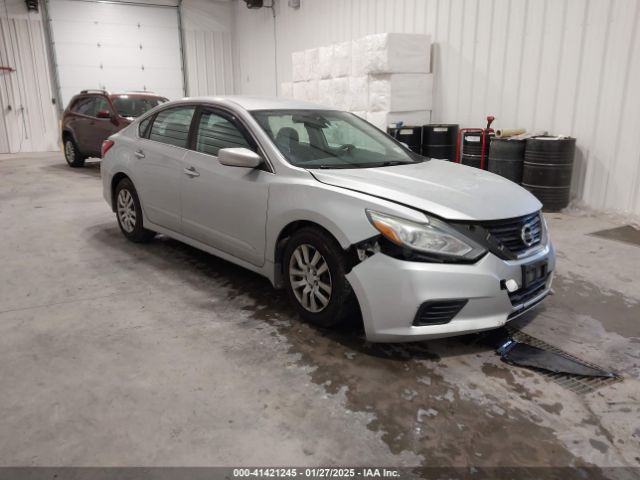  Salvage Nissan Altima