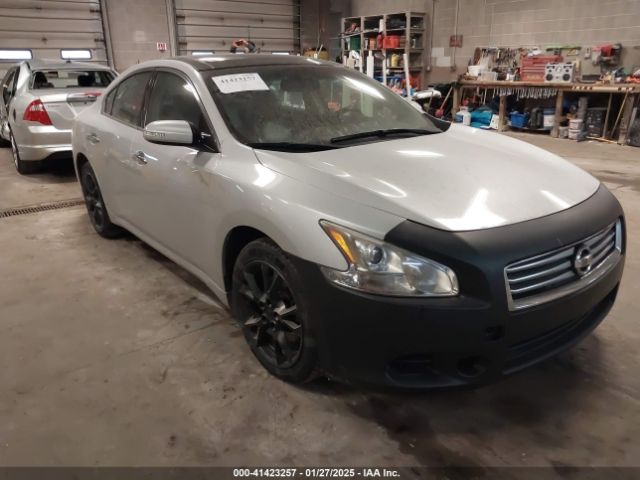  Salvage Nissan Maxima