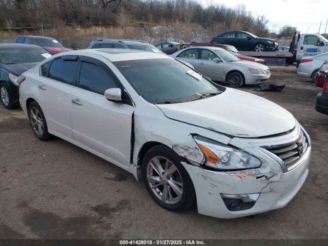  Salvage Nissan Altima