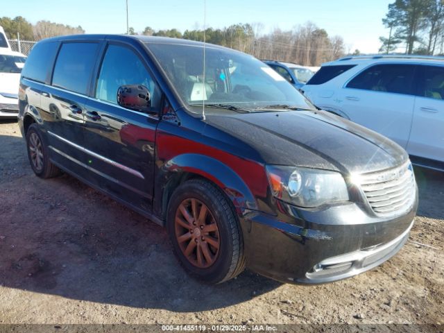  Salvage Chrysler Town & Country