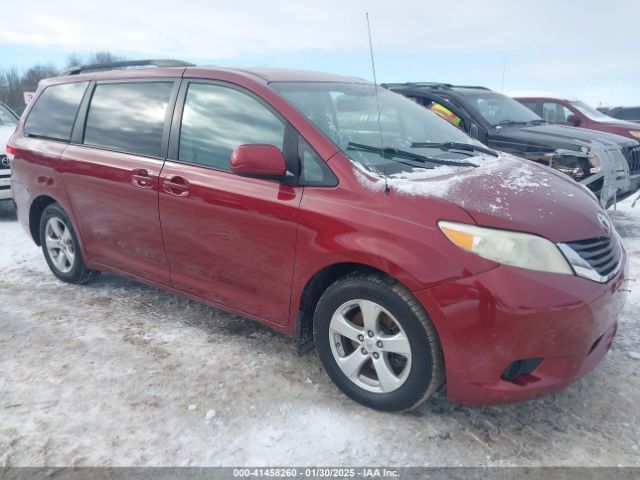  Salvage Toyota Sienna