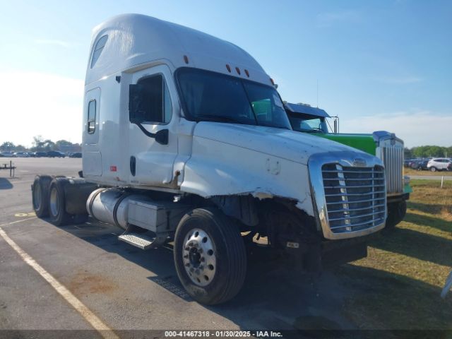  Salvage Freightliner Cascadia 125