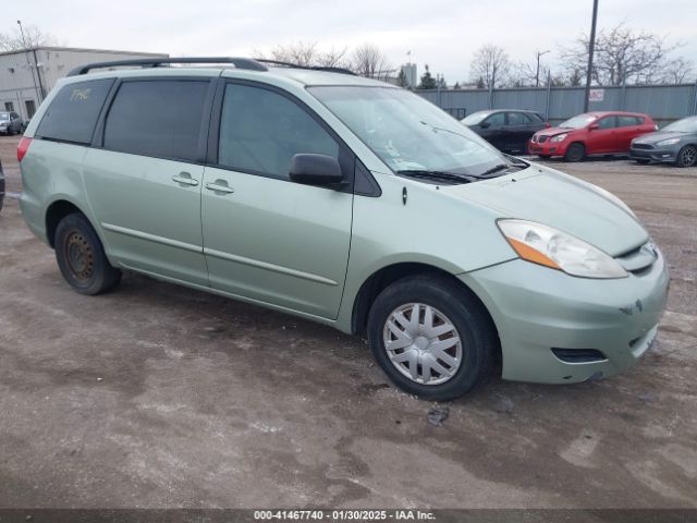  Salvage Toyota Sienna