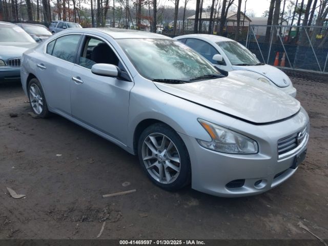  Salvage Nissan Maxima