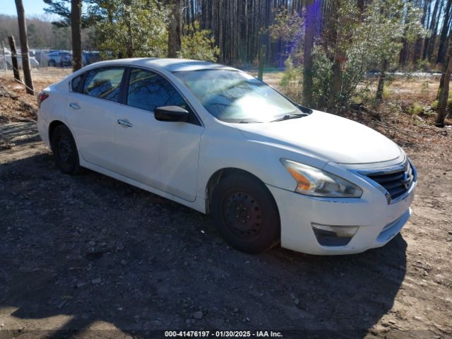  Salvage Nissan Altima