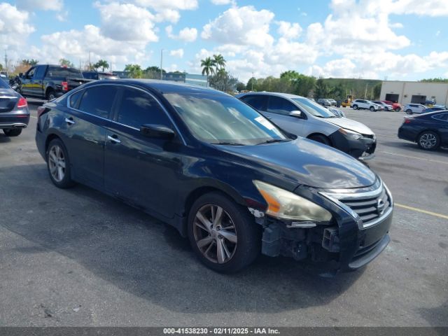  Salvage Nissan Altima