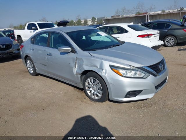  Salvage Nissan Altima