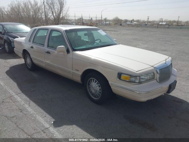  Salvage Lincoln Towncar