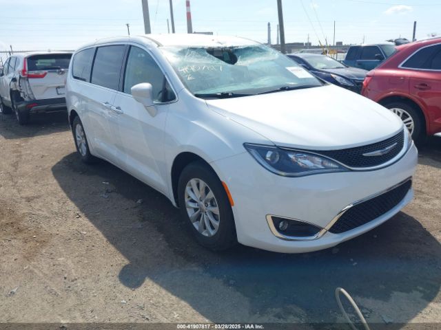  Salvage Chrysler Pacifica