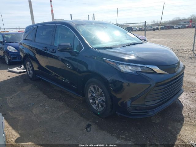  Salvage Toyota Sienna