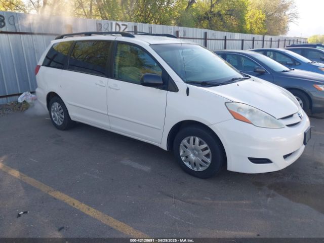  Salvage Toyota Sienna
