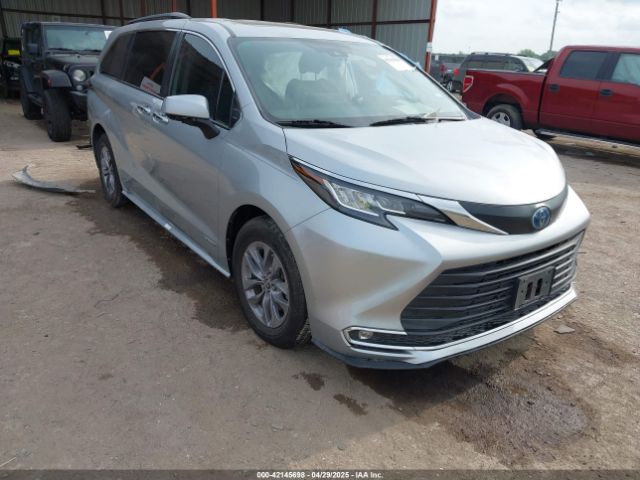  Salvage Toyota Sienna