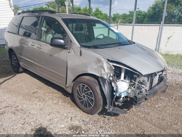  Salvage Toyota Sienna