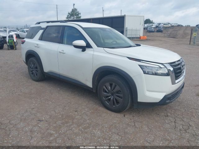  Salvage Nissan Pathfinder