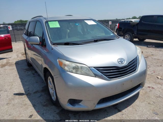  Salvage Toyota Sienna