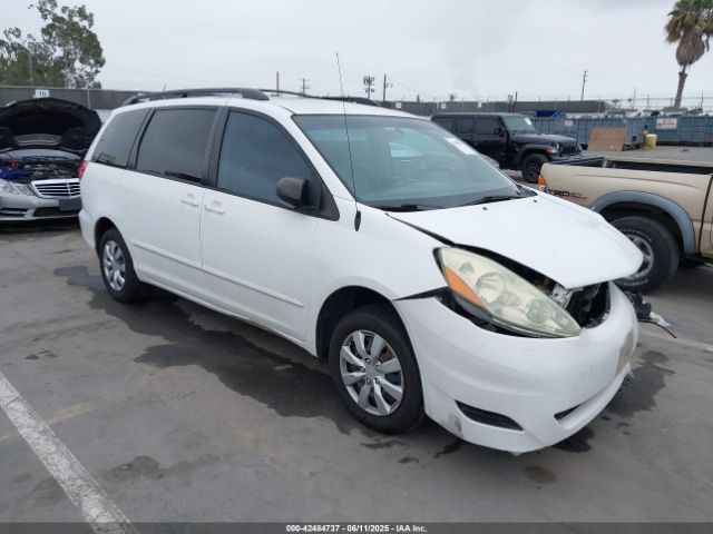  Salvage Toyota Sienna