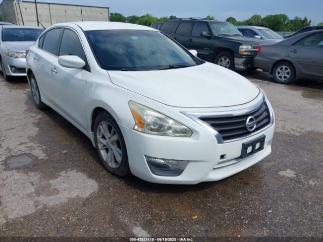 Salvage Nissan Altima