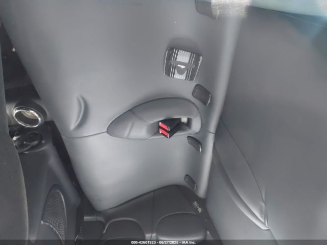 Thumbnail 9 (blur)