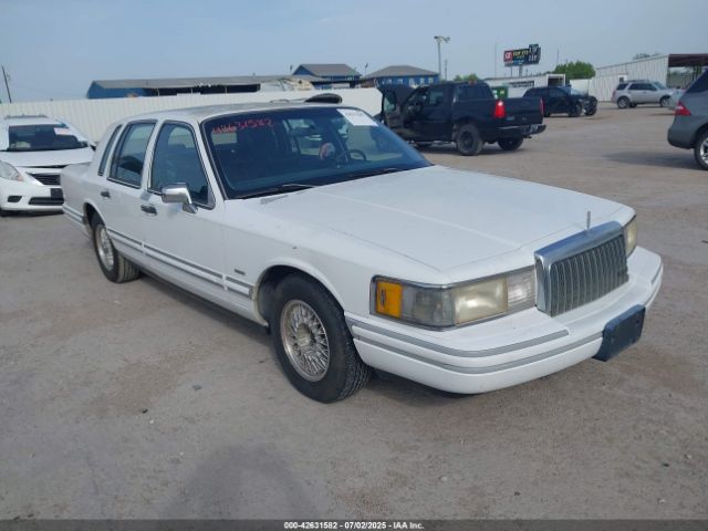  Salvage Lincoln Towncar
