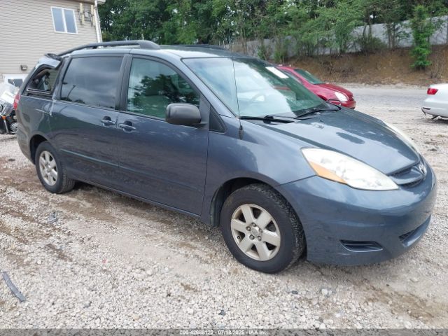  Salvage Toyota Sienna