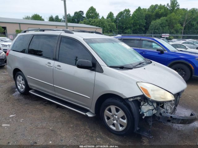  Salvage Toyota Sienna