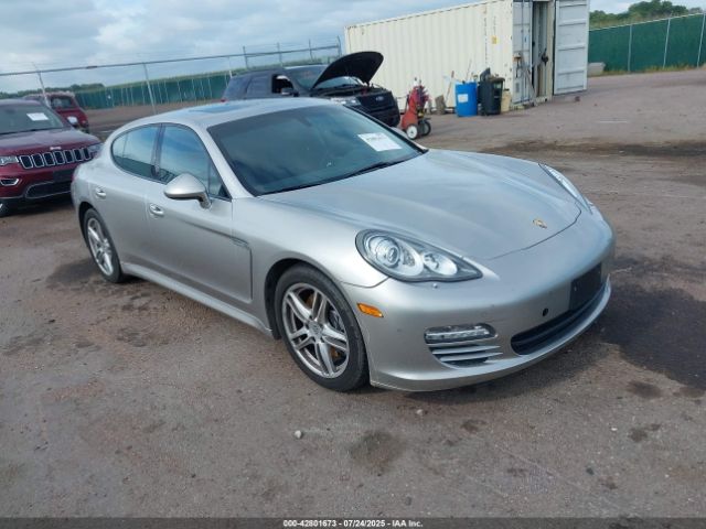  Salvage Porsche Panamera
