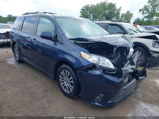  Salvage Toyota Sienna