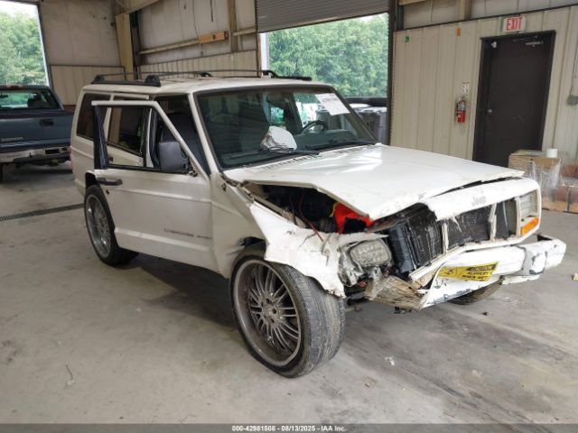  Salvage Jeep Cherokee