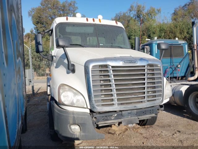 Salvage Freightliner Cascadia 125